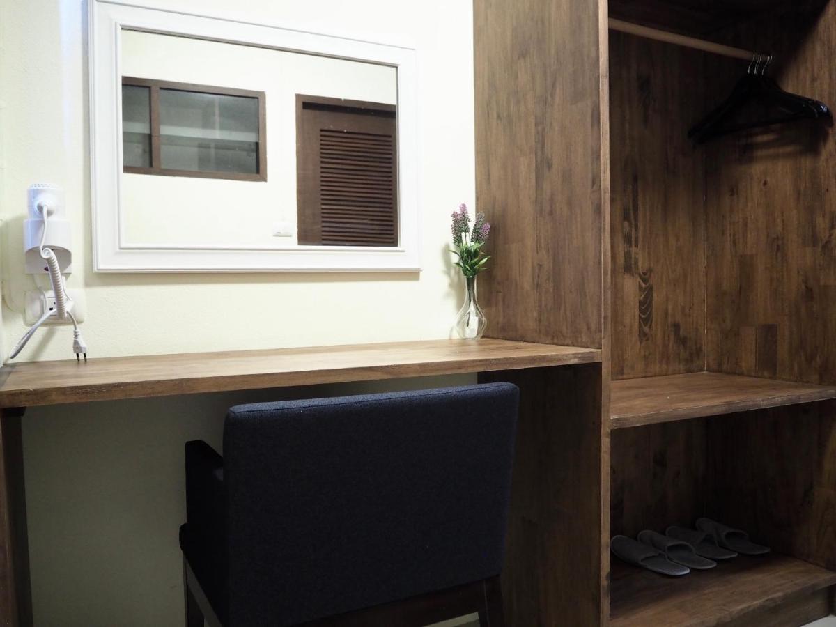 Отель Bua House Poshtel Чиангмай Экстерьер фото