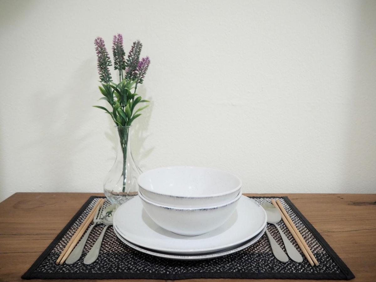 Отель Bua House Poshtel Чиангмай Экстерьер фото