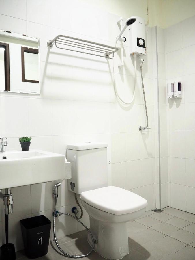 Отель Bua House Poshtel Чиангмай Экстерьер фото