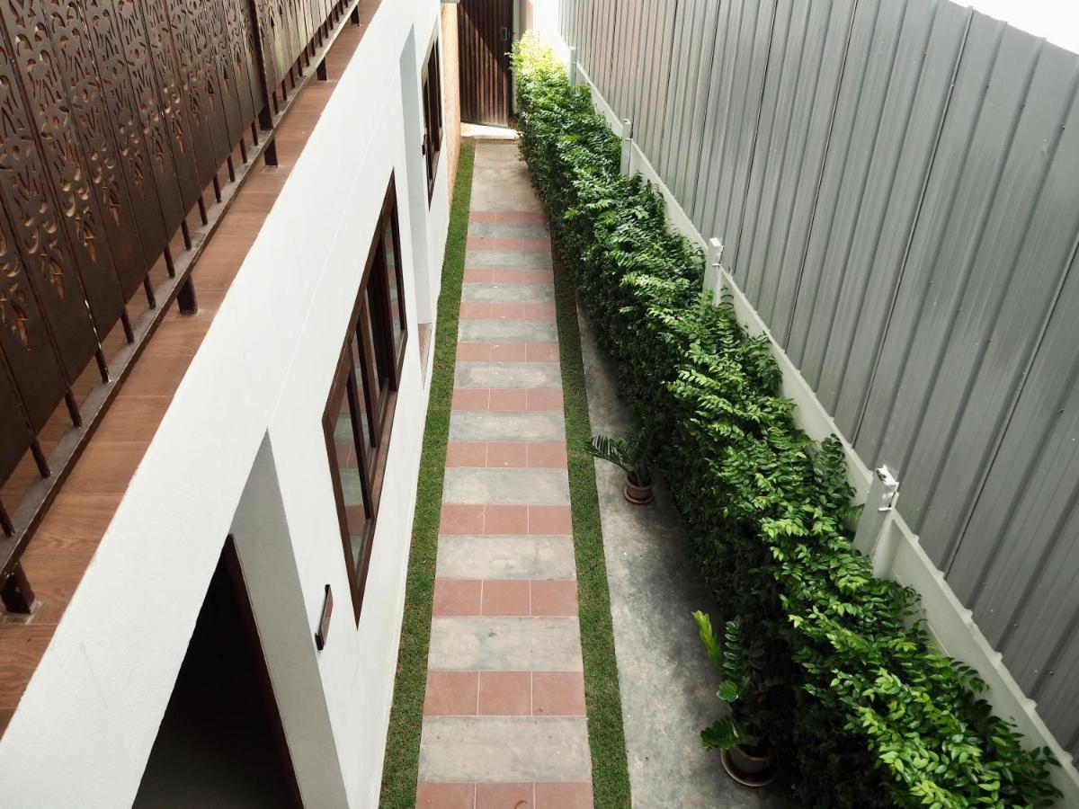 Отель Bua House Poshtel Чиангмай Экстерьер фото